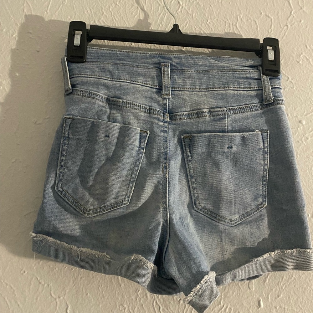 Shorts - Picture 2 of 4